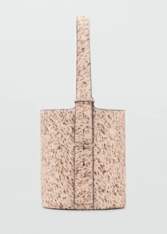 Skórzana i futrzana torebka typu bucket bag