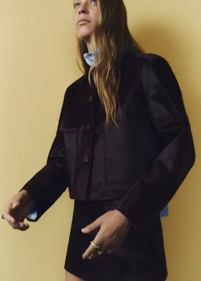 Skórzana kurtka z futrzanymi kieszeniami Skórzana kurtka z futrzanymi kieszeniami