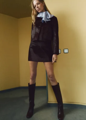 Skórzana kurtka z futrzanymi kieszeniami