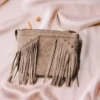 Skórzana torebka z frędzlami Skórzana torebka z frędzlami