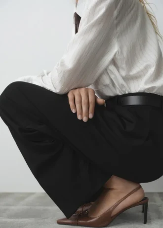 Skórzane buty na obcasie z pierścieniem