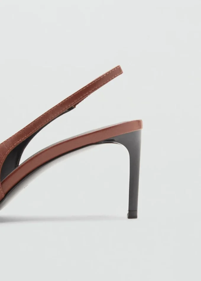 Skórzane buty na obcasie z pierścieniem Skórzane buty na obcasie z pierścieniem