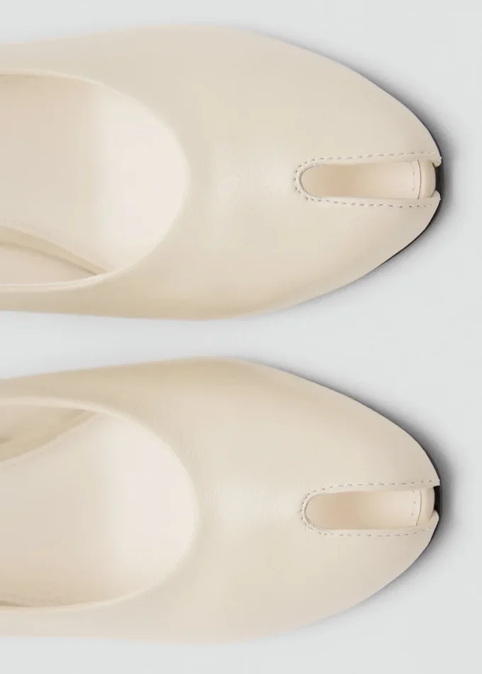 Skórzane buty na wysokim obcasie z odkrytymi palcami Skórzane buty na wysokim obcasie z odkrytymi palcami