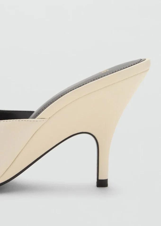 Skórzane sandały na obcasie z krzyżującymi się paskami Skórzane sandały na obcasie z krzyżującymi się paskami