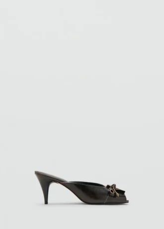 Skórzane sandały na wysokim obcasie z kokardką Skórzane sandały na wysokim obcasie z kokardką