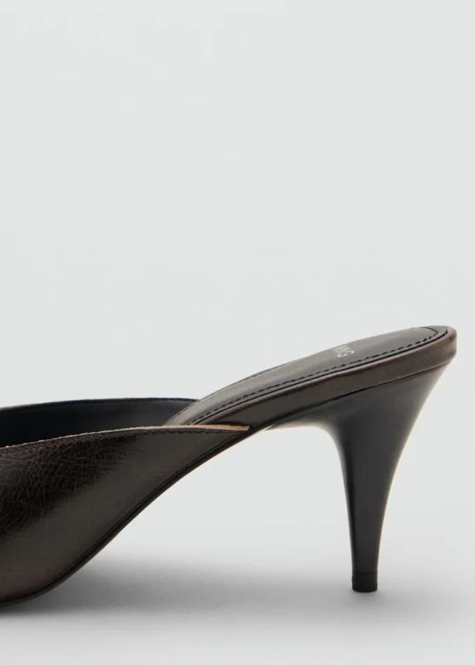 Skórzane sandały na wysokim obcasie z kokardką Skórzane sandały na wysokim obcasie z kokardką