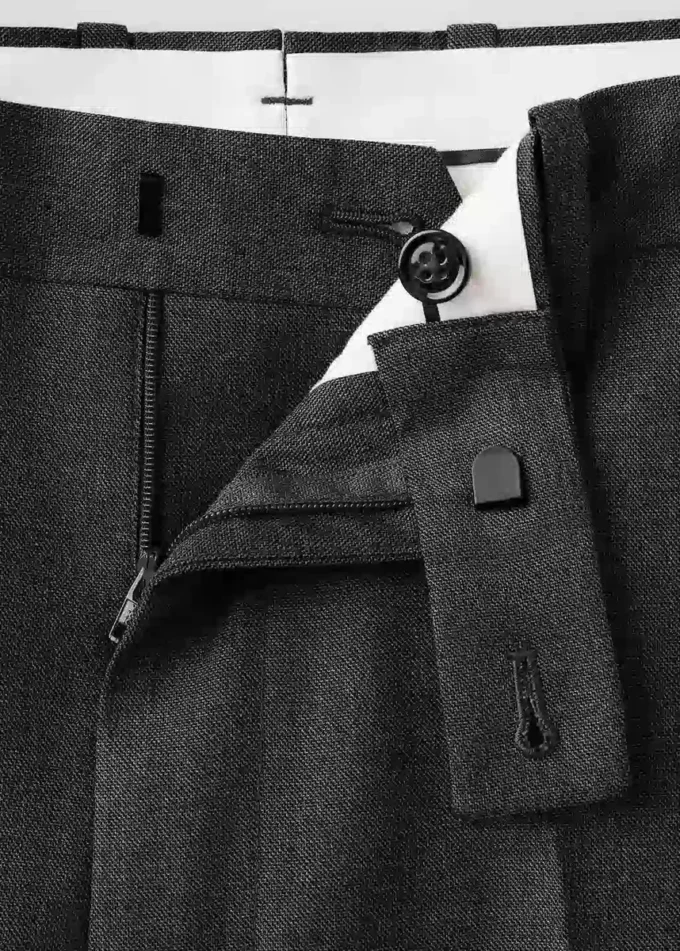 Spodnie garniturowe o dopasowanym kroju Spodnie garniturowe o dopasowanym kroju