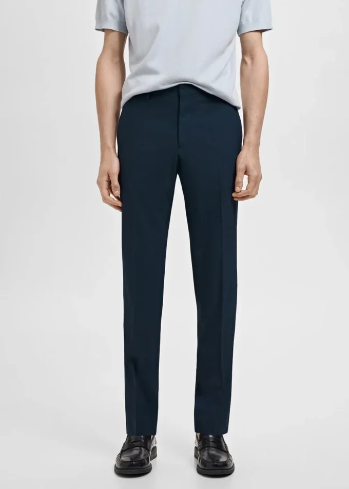 Spodnie garniturowe z elastycznego materiału o bardzo wąskim kroju Spodnie garniturowe z elastycznego materiału o bardzo wąskim kroju