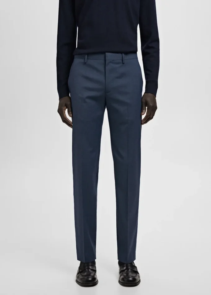 Spodnie garniturowe z elastycznego materiału o bardzo wąskim kroju Spodnie garniturowe z elastycznego materiału o bardzo wąskim kroju