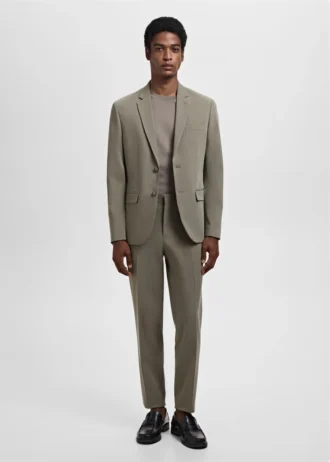 Spodnie garniturowe z elastycznego materiału o bardzo wąskim kroju