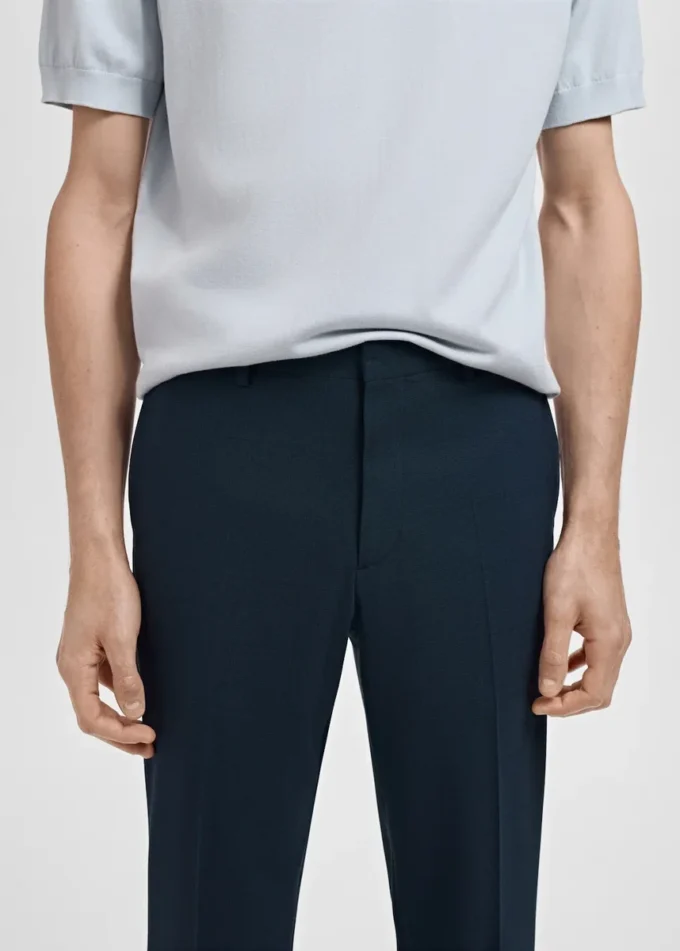 Spodnie garniturowe z elastycznego materiału o bardzo wąskim kroju Spodnie garniturowe z elastycznego materiału o bardzo wąskim kroju