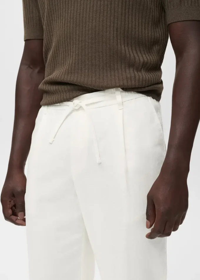 Spodnie o dopasowanym kroju z sznurkiem Spodnie o dopasowanym kroju z sznurkiem