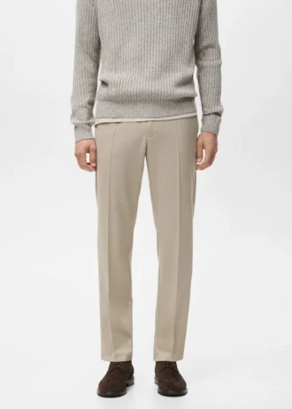 Spodnie o regularnym kroju z płynnego materiału Spodnie o regularnym kroju z płynnego materiału