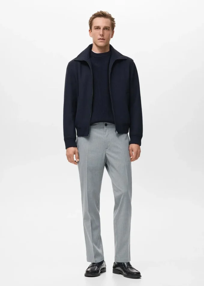 Spodnie w paski o dopasowanym kroju Spodnie w paski o dopasowanym kroju