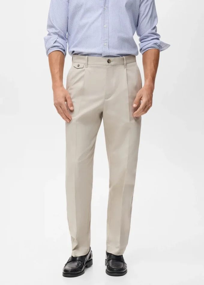 Spodnie z bawełny o regularnym kroju z zakładkami Spodnie z bawełny o regularnym kroju z zakładkami