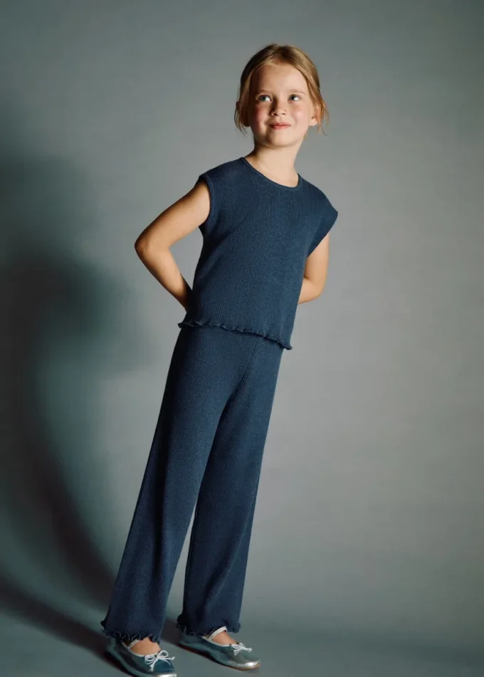 Spodnie z dzianiny prążkowanej Spodnie z dzianiny prążkowanej