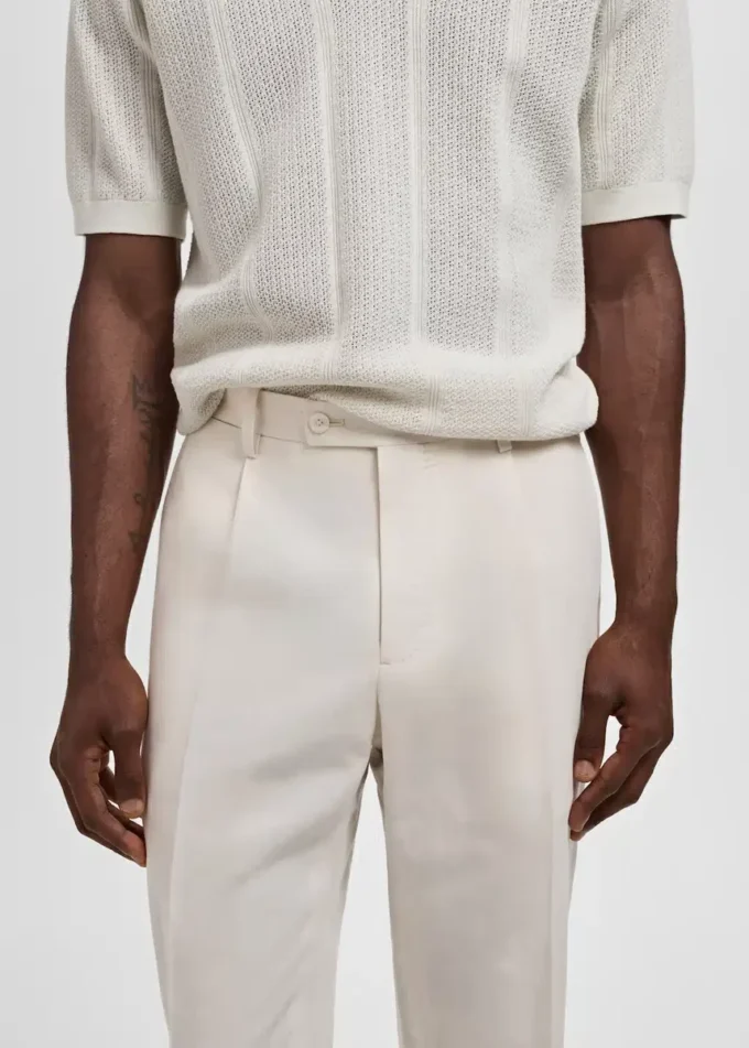 Spodnie z lnu o dopasowanym kroju z zakładkami Spodnie z lnu o dopasowanym kroju z zakładkami