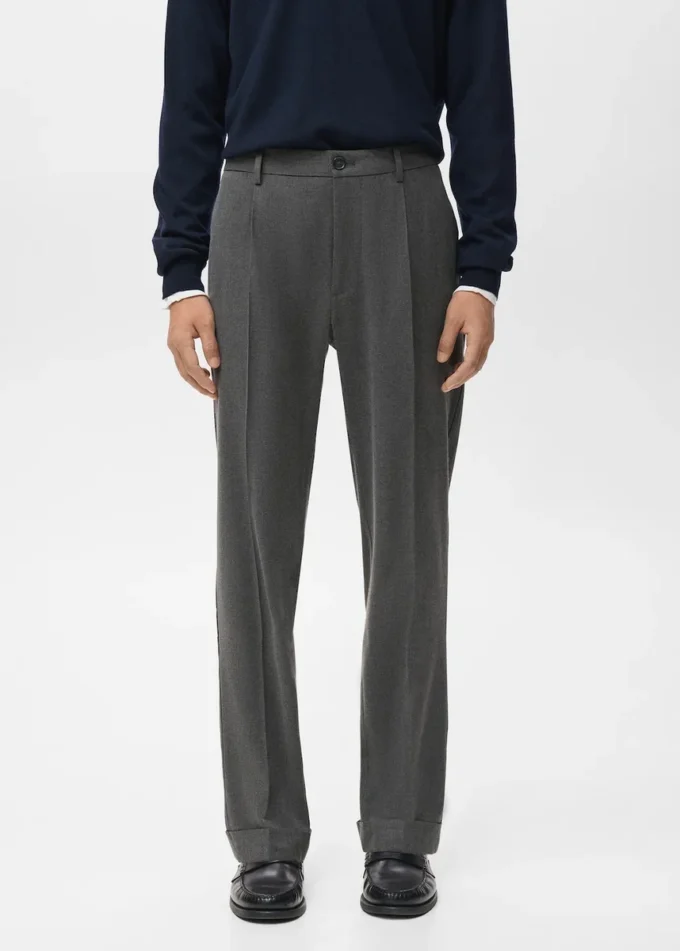 Spodnie z plisami o regularnym kroju Spodnie z plisami o regularnym kroju