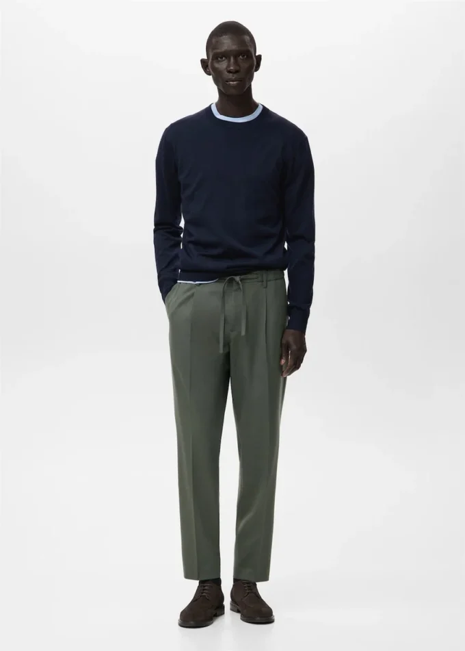 Spodnie z plisami o regularnym kroju Spodnie z plisami o regularnym kroju