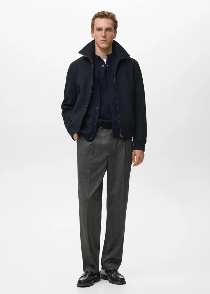 Spodnie z plisami o regularnym kroju Spodnie z plisami o regularnym kroju