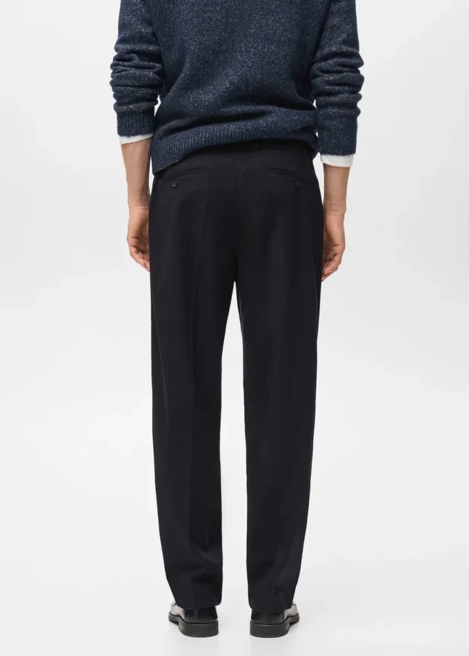 Spodnie z plisami o regularnym kroju Spodnie z plisami o regularnym kroju