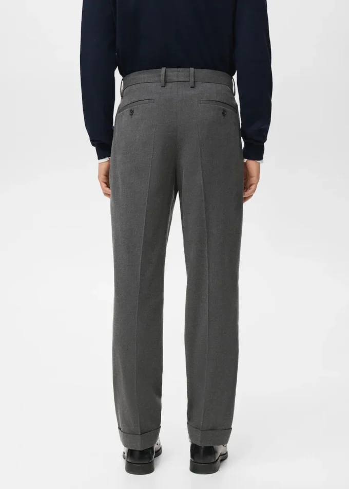 Spodnie z plisami o regularnym kroju Spodnie z plisami o regularnym kroju