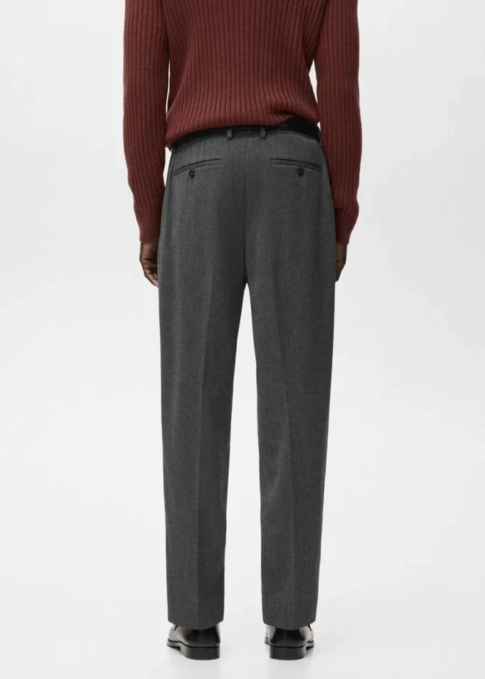 Spodnie z plisami o regularnym kroju Spodnie z plisami o regularnym kroju