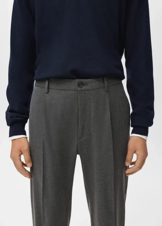 Spodnie z plisami o regularnym kroju Spodnie z plisami o regularnym kroju