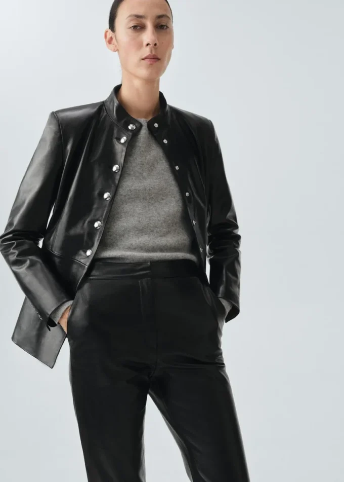 Spodnie z rozszerzanymi nogawkami, 100% skóra Spodnie z rozszerzanymi nogawkami, 100% skóra