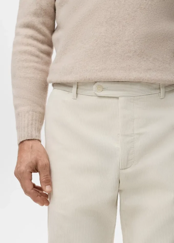 Spodnie z sztruksu o regularnym kroju Spodnie z sztruksu o regularnym kroju