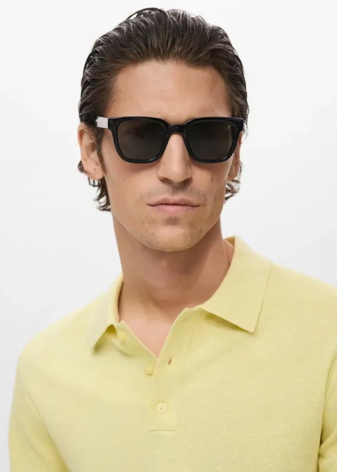 Strukturalna dzianinowa koszulka polo o dopasowanym kroju Strukturalna dzianinowa koszulka polo o dopasowanym kroju