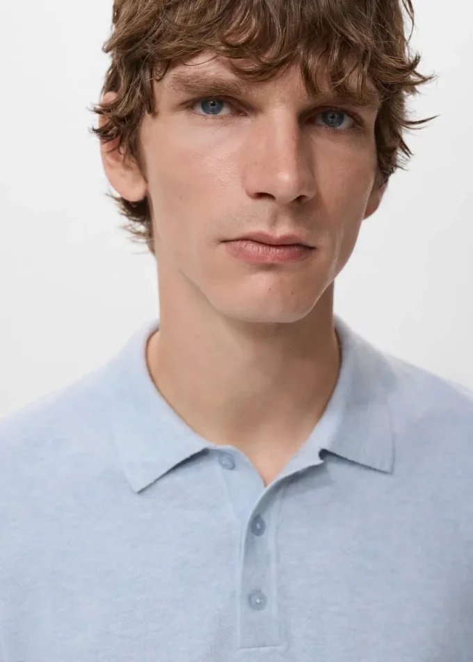 Strukturalna dzianinowa koszulka polo o dopasowanym kroju Strukturalna dzianinowa koszulka polo o dopasowanym kroju