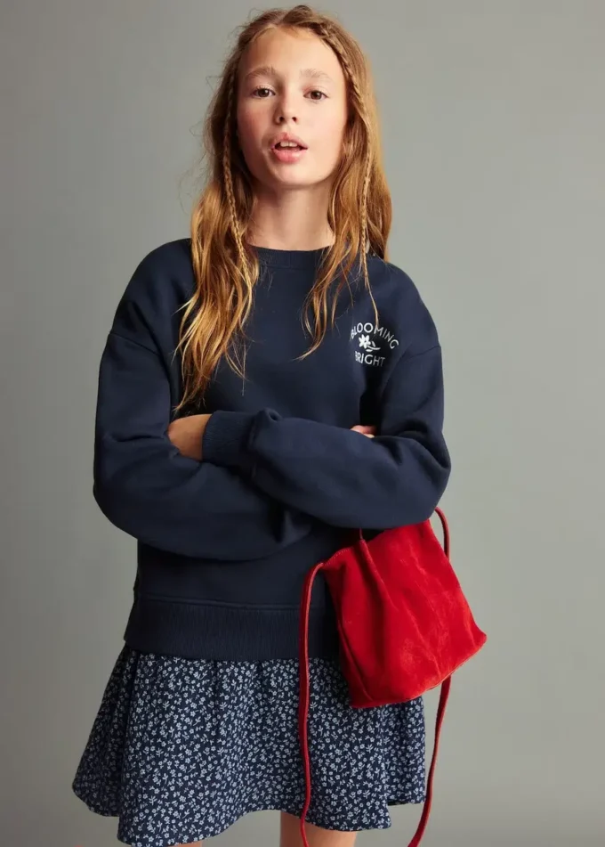 Sukienka dresowa w kwiatowy wzór Sukienka dresowa w kwiatowy wzór