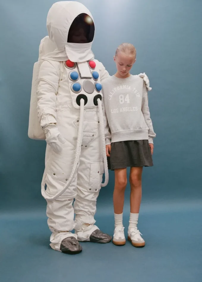 Sukienka dresowa z kombinacją materiałów Sukienka dresowa z kombinacją materiałów