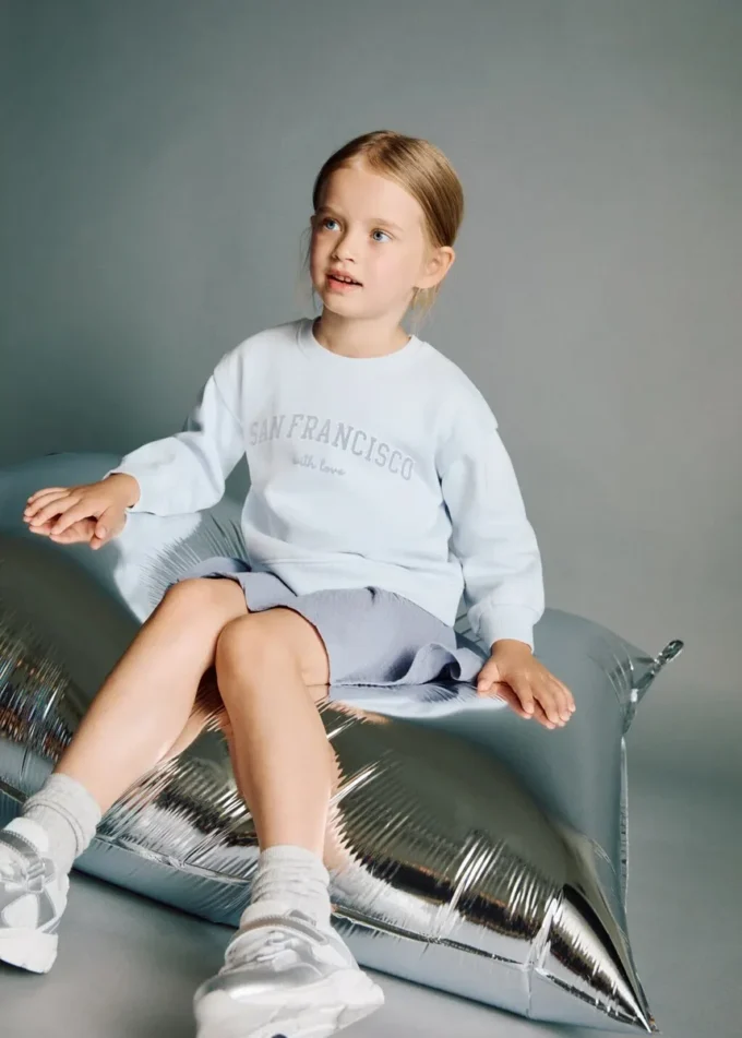 Sukienka dresowa z kombinacją materiałów