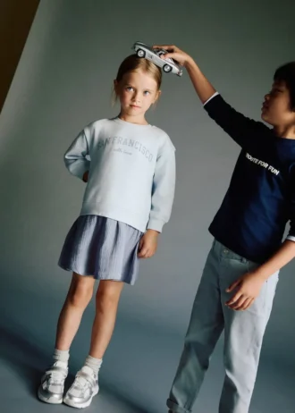 Sukienka dresowa z kombinacją materiałów