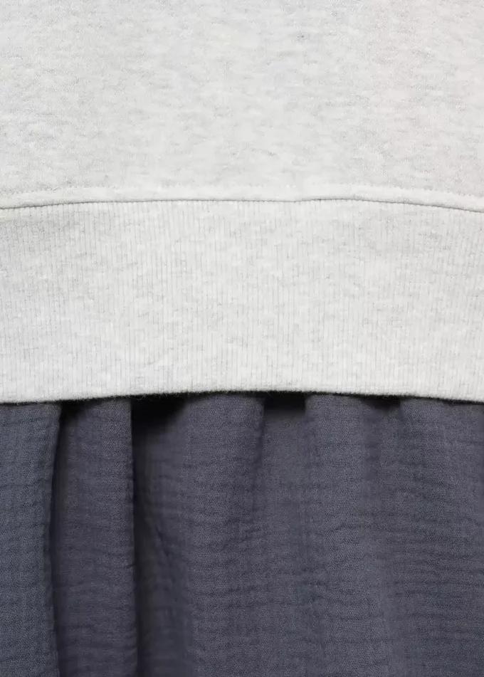 Sukienka dresowa z kombinacją materiałów Sukienka dresowa z kombinacją materiałów