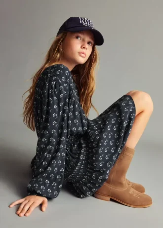 Sukienka z bufiastymi rękawami w kwiatowy wzór