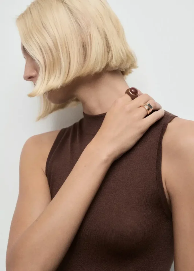 Sukienka z dzianiny z golfem Sukienka z dzianiny z golfem