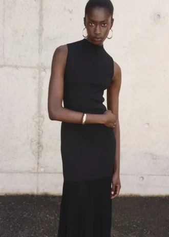 Sukienka z kołnierzem typu perkins