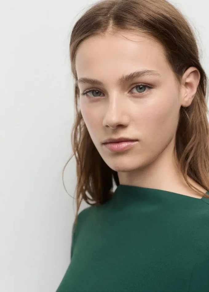 Sukienka z marszczonym dekoltem w łódkę Sukienka z marszczonym dekoltem w łódkę