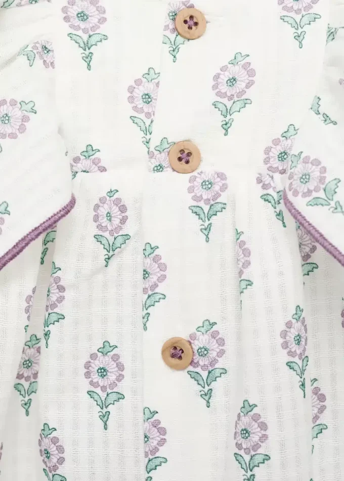 Sukienka z nadrukiem i osłonka na pieluchę Sukienka z nadrukiem i osłonka na pieluchę