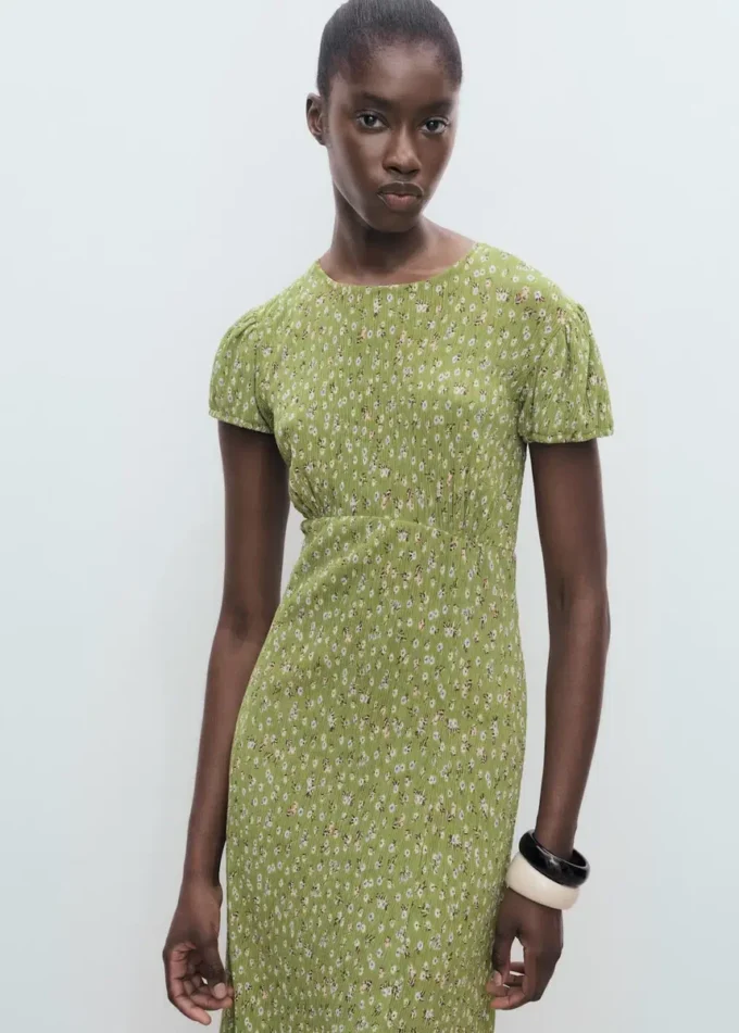 Sukienka z nadrukiem i rozcięciem z boku Sukienka z nadrukiem i rozcięciem z boku