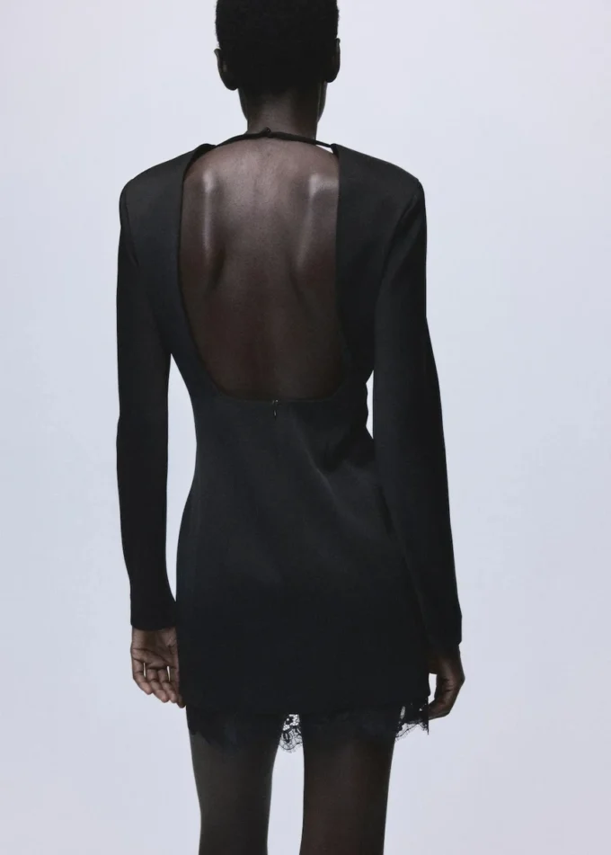 Sukienka z odkrytymi plecami i koronkowym wykończeniem rąbka Sukienka z odkrytymi plecami i koronkowym wykończeniem rąbka