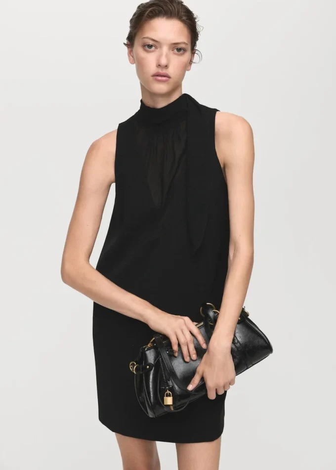 Sukienka z wycięciem w kształcie kokardki Sukienka z wycięciem w kształcie kokardki