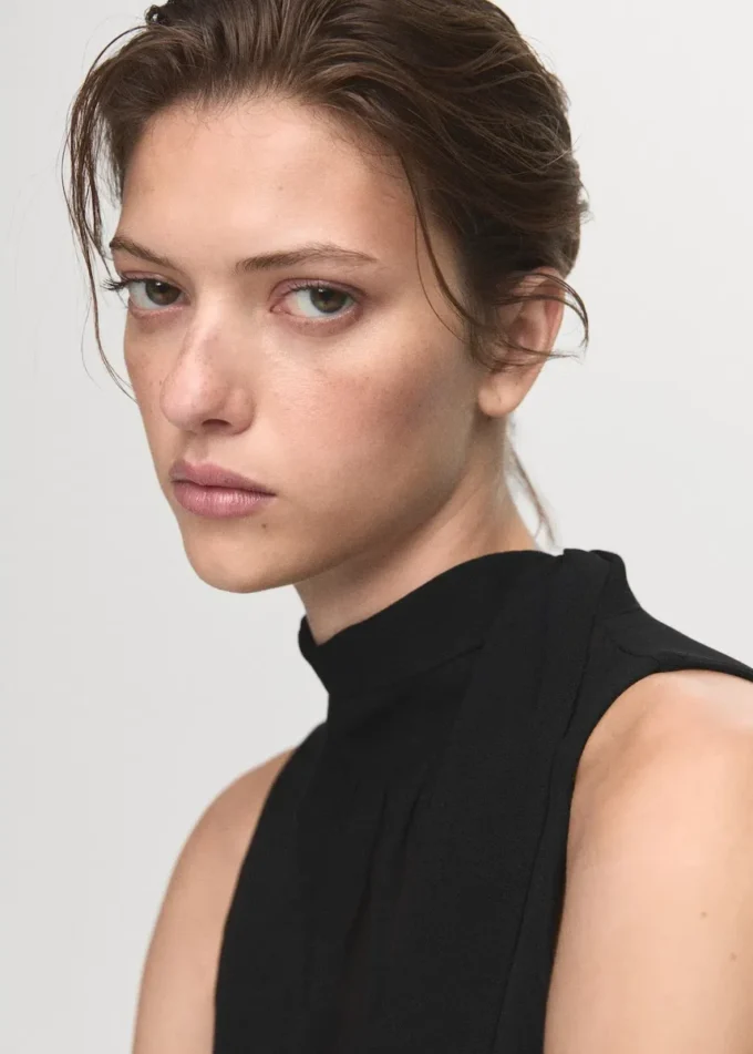 Sukienka z wycięciem w kształcie kokardki Sukienka z wycięciem w kształcie kokardki