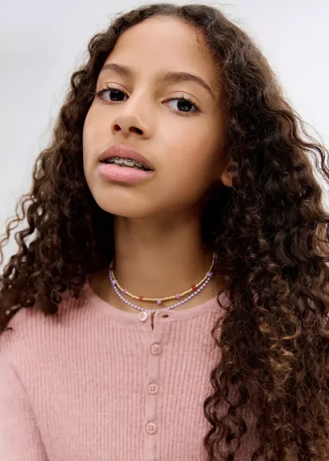 Sweter prążkowany z guzikami Sweter prążkowany z guzikami