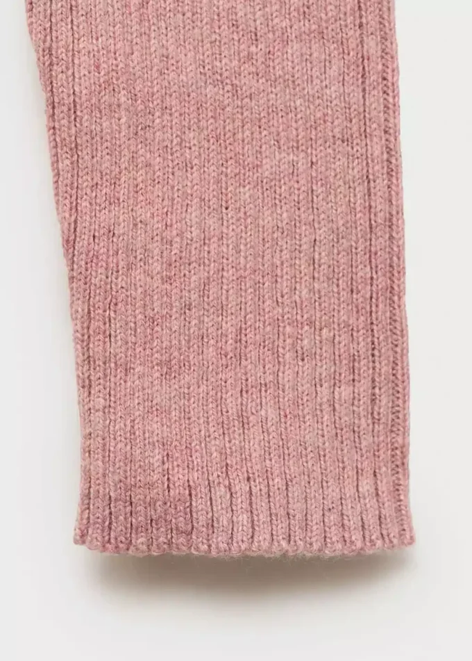 Sweter prążkowany z guzikami Sweter prążkowany z guzikami