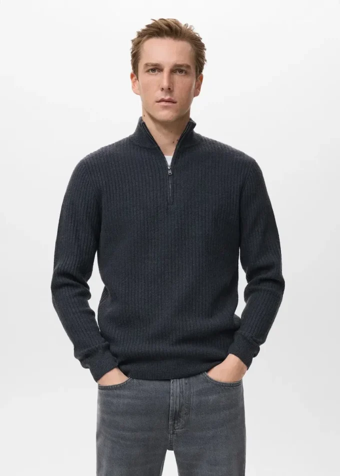 Sweter prążkowany z zamkiem błyskawicznym przy szyi Sweter prążkowany z zamkiem błyskawicznym przy szyi