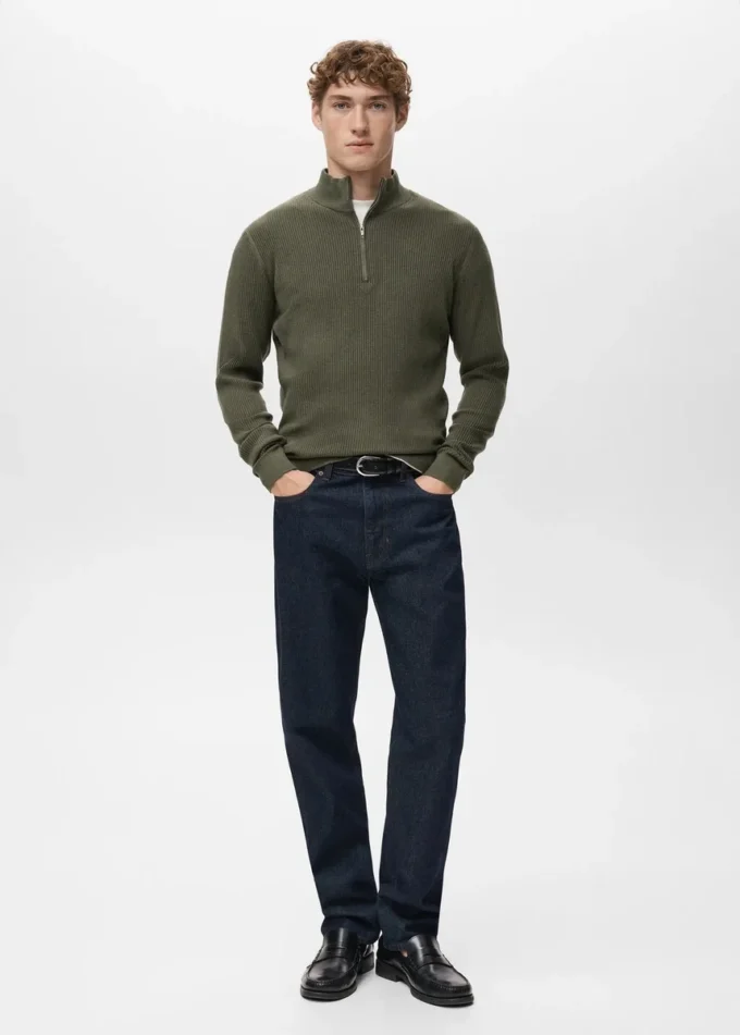 Sweter prążkowany z zamkiem błyskawicznym przy szyi Sweter prążkowany z zamkiem błyskawicznym przy szyi